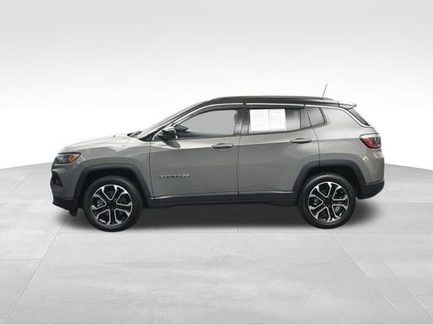 Used 2023 Jeep Compass Limited AWD/4WD image 2