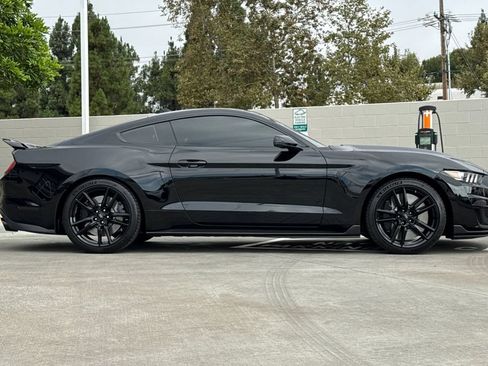 Used 2022 Ford Mustang Shelby GT500 w/ Technology Package RWD image 6