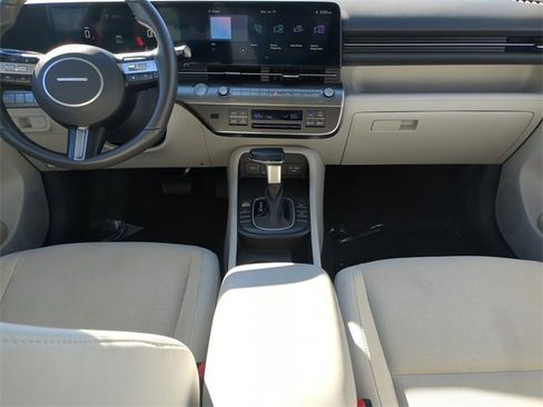 Used 2024 Hyundai Kona SEL image 16