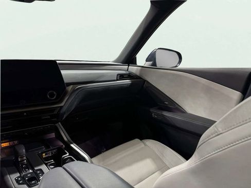 Used 2025 Lexus TX 350 image 13