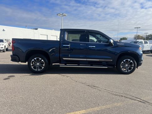 Certified 2022 Chevrolet Silverado 1500 High Country w/ Technology Package image 8