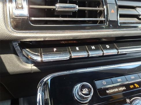 Used 2024 Lincoln Navigator Premiere image 24