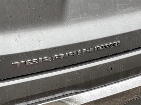 New 2026 GMC Terrain Denali w/ LPO, Floor Liner Package image 33