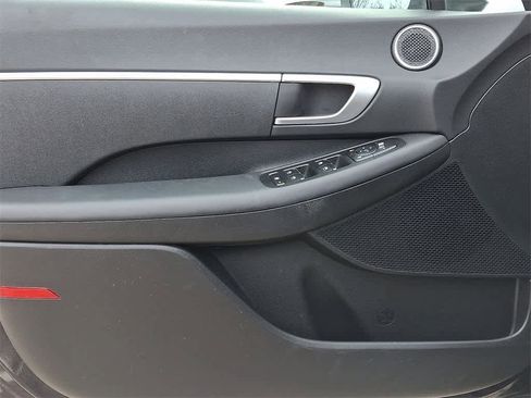 Certified 2025 Hyundai Sonata SE image 10