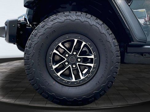 New 2026 Jeep Wrangler Unlimited Rubicon w/ Xtreme 35 Tire Package AWD/4WD image 12