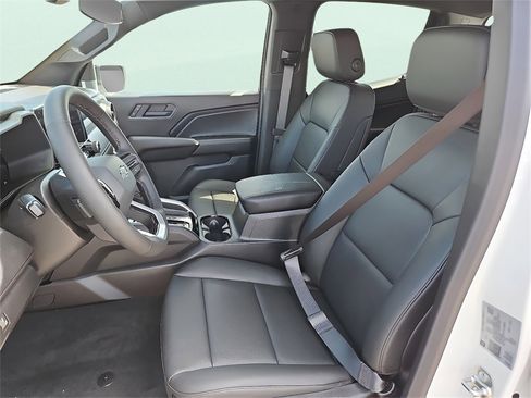 Used 2026 Chevrolet Colorado Trail Boss image 14