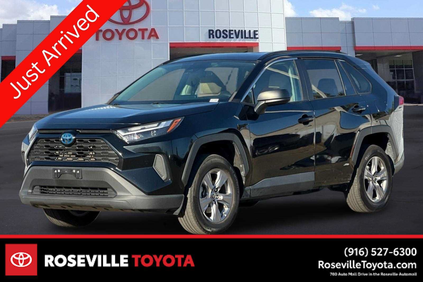 Used 2023 Toyota RAV4 LE AWD/4WD image 1