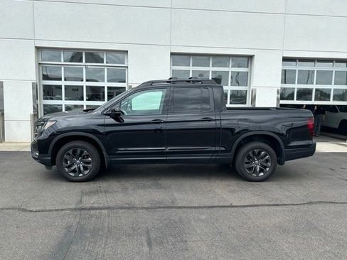 Used 2025 Honda Ridgeline Sport image 3