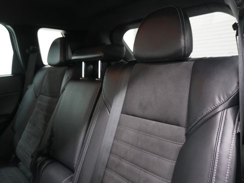 Used 2023 Mitsubishi Outlander SE Black Edition FWD image 12