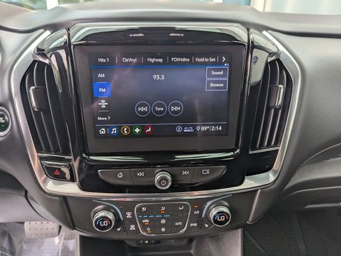 Used 2021 Chevrolet Traverse LT w/ LPO, 'HIT The Road' Package AWD/4WD image 20