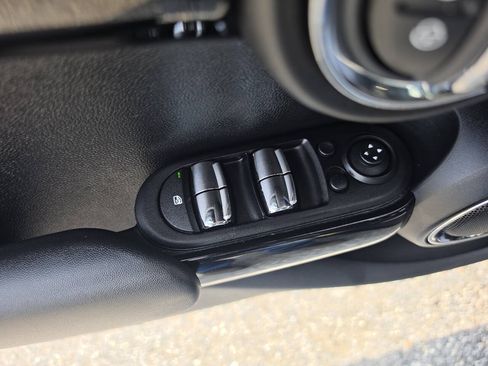 Used 2015 MINI Cooper S FWD image 10