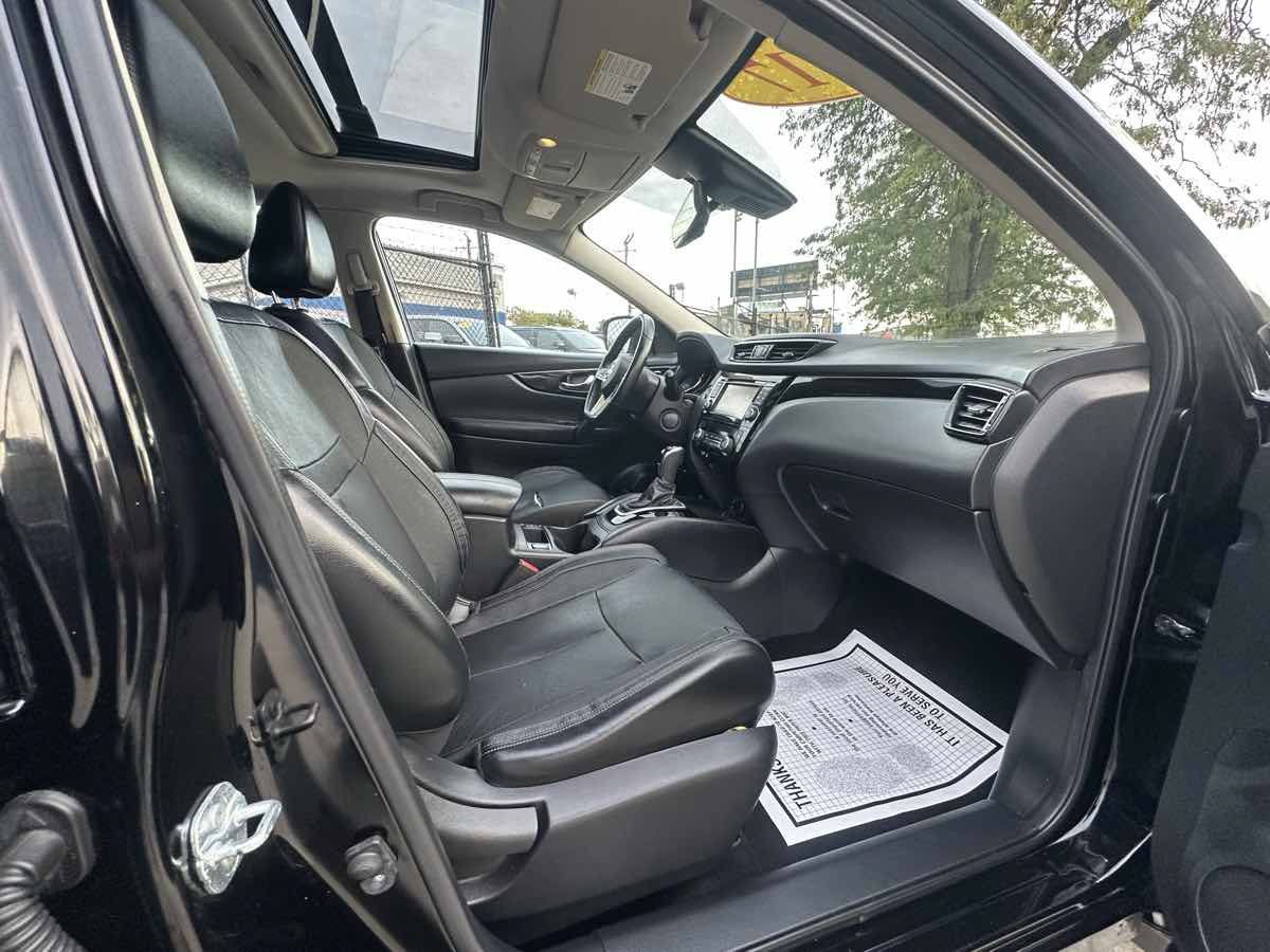 Used 2017 Nissan Rogue Sport SL w/ SL Premium Package AWD/4WD image 29