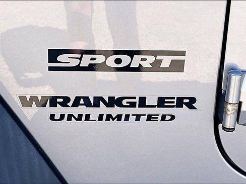 Used 2015 Jeep Wrangler Unlimited Sport w/ Quick Order Package 24S AWD/4WD image 30