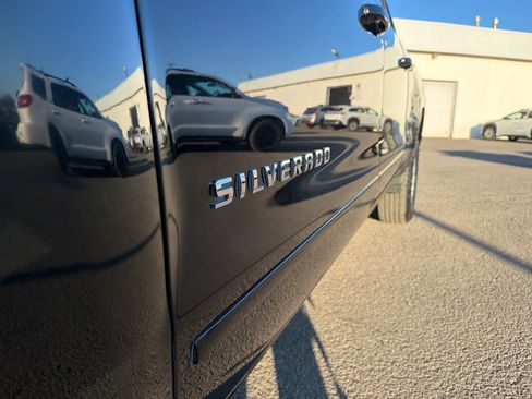 Used 2017 Chevrolet Silverado 1500 LT w/ All Star Edition AWD/4WD image 10