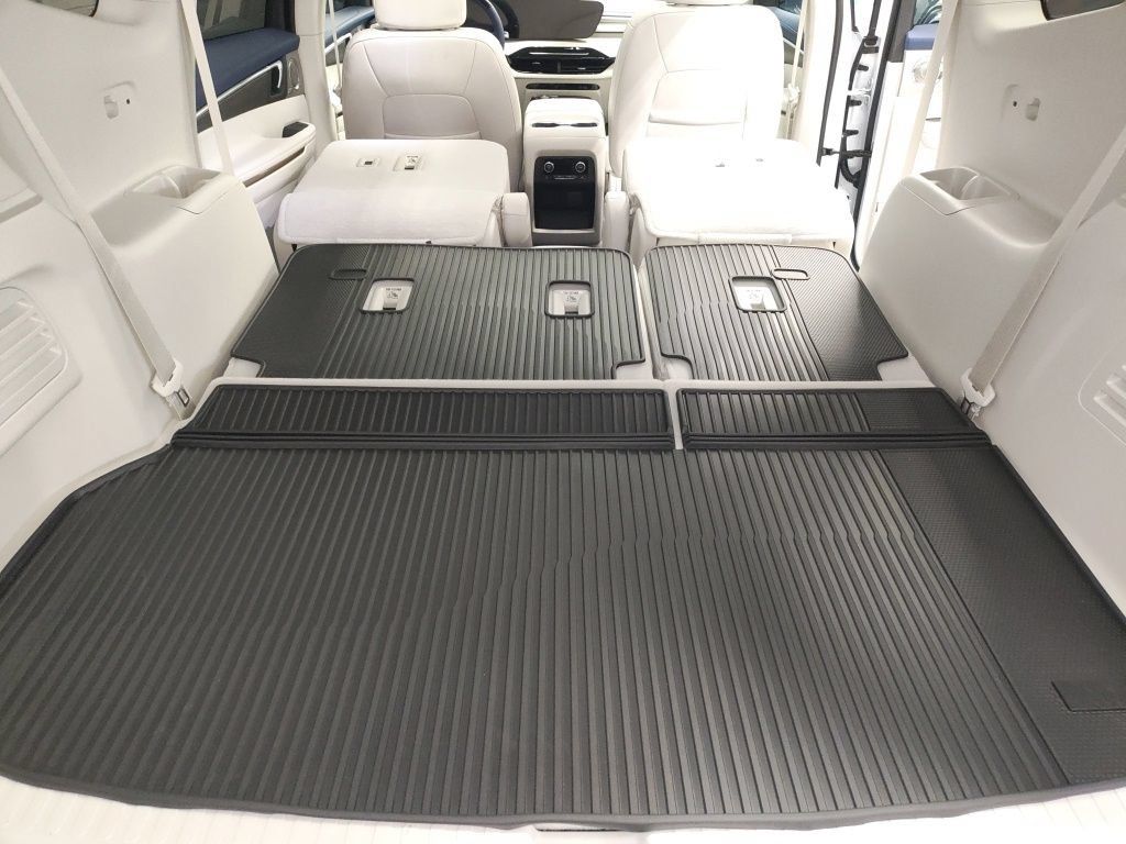New 2026 Buick Enclave Avenir w/ Super Cruise Package AWD/4WD image 16