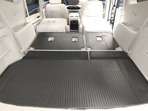 New 2026 Buick Enclave Avenir w/ Super Cruise Package AWD/4WD image 16