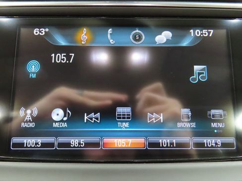 Used 2019 Buick Enclave Essence image 21