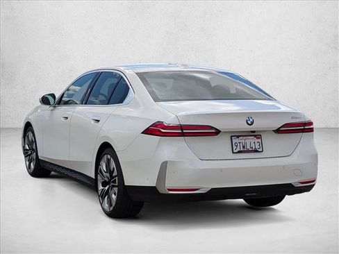 Used 2026 BMW 530i w/ Premium Package image 8