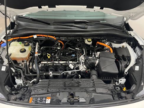 Used 2021 Ford Escape SE w/ SE Sport Appearance Package image 24