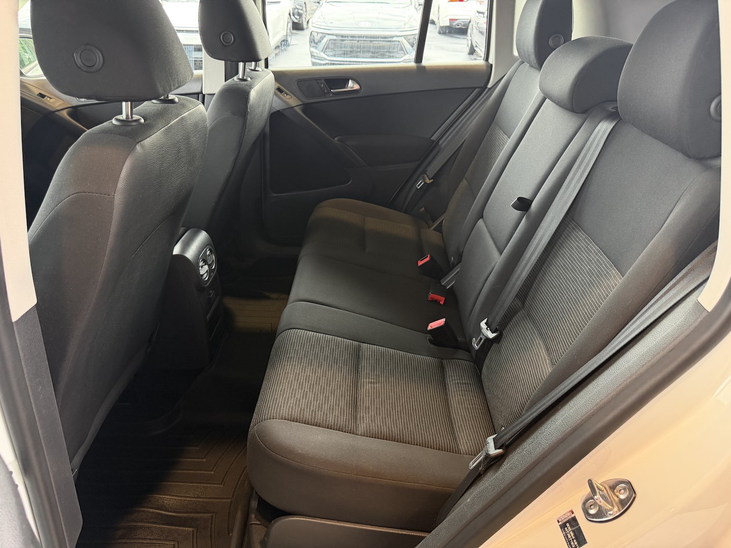 Used 2017 Volkswagen Tiguan Limited w/ Premium Package FWD image 26
