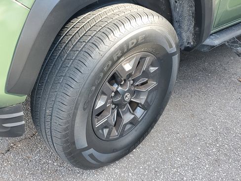 Used 2021 Toyota Tacoma SR5 w/ Trail Edition image 6