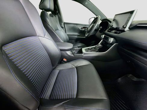Used 2022 Toyota RAV4 XSE AWD/4WD image 31