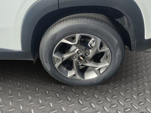 New 2025 Chevrolet Trax LT w/ Driver Confidence Package image 26