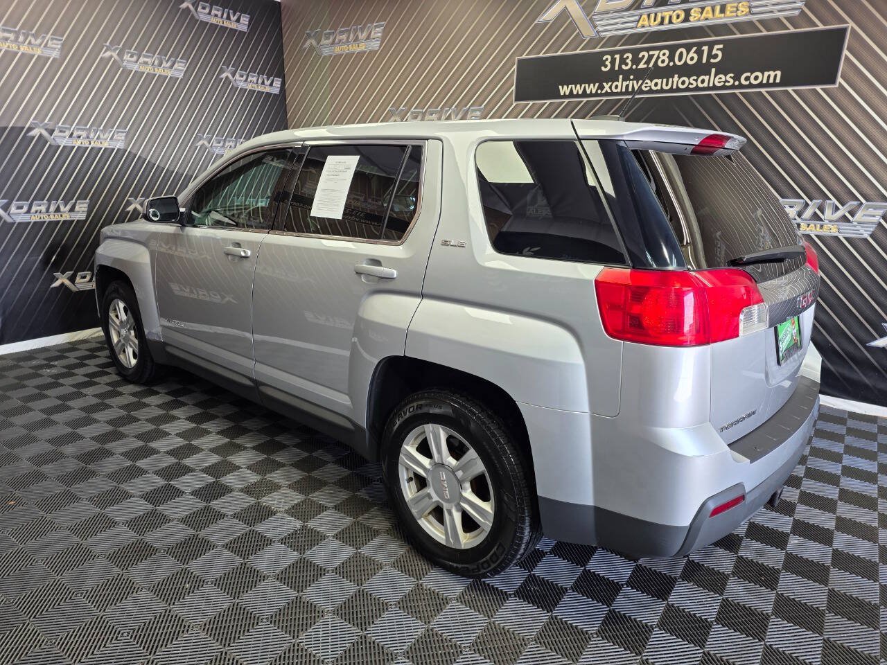 Used 2015 GMC Terrain SLE FWD image 8