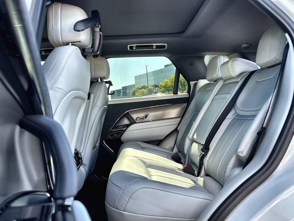 New 2027 Land Rover Range Rover Sport SE AWD/4WD image 15