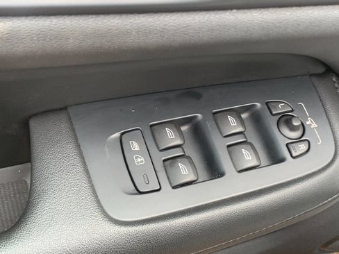 Used 2025 Volvo S60 B5 Plus AWD/4WD image 14