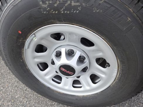 New 2026 GMC Sierra 2500 Pro image 11