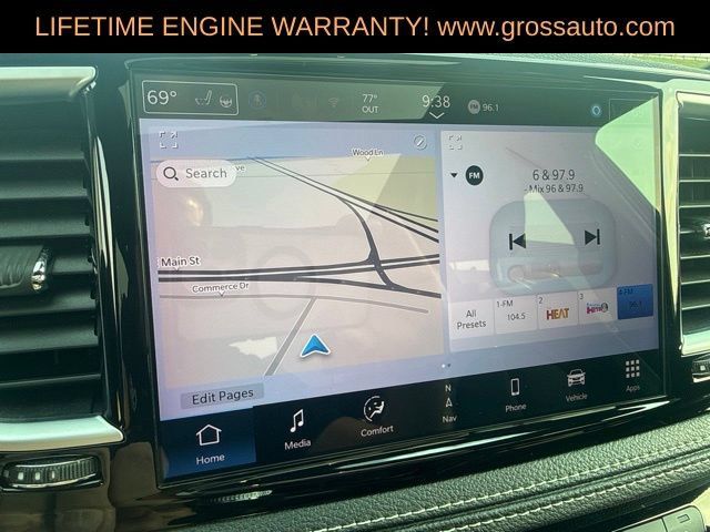 Used 2025 Chrysler Pacifica Limited FWD image 26