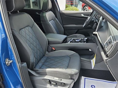 New 2025 Volkswagen Atlas Cross Sport SEL Premium R-Line image 18