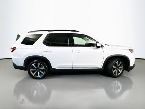 Used 2024 Honda Pilot Elite image 8