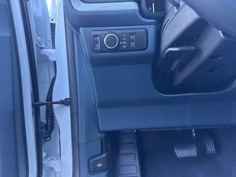 New 2025 Ford Maverick XLT image 11