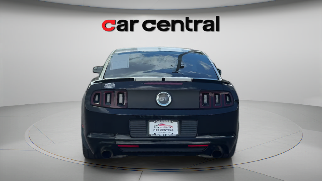 Used 2013 Ford Mustang GT RWD image 4