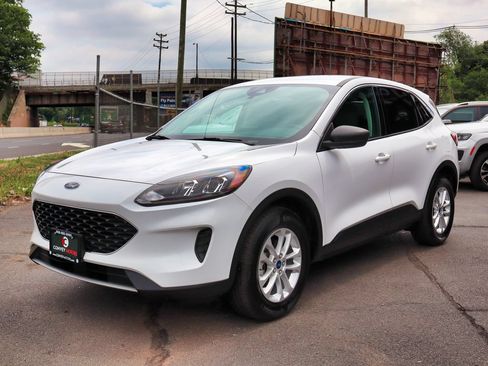 Used 2022 Ford Escape SE AWD/4WD image 2