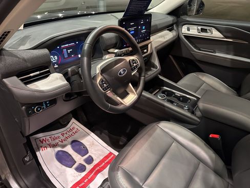 Certified 2025 Ford Explorer Active w/ Active Comfort Package image 25