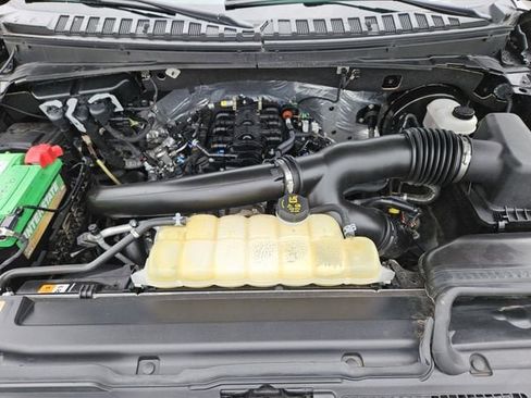 Used 2021 Ford Expedition XLT AWD/4WD image 32