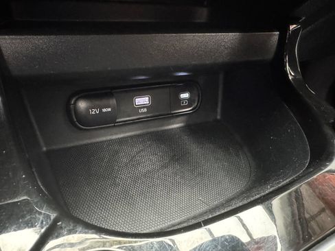 Used 2024 Kia Seltos S AWD/4WD image 16