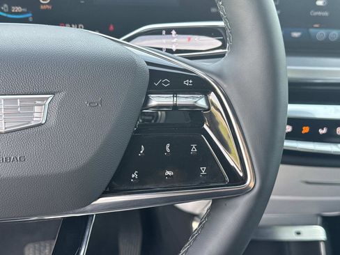Certified 2025 Cadillac Lyriq Luxury RWD image 29