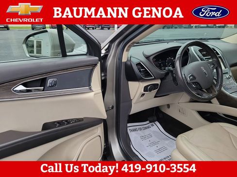 Used 2017 Lincoln MKX Reserve w/ Lincoln MKX Climate Package AWD/4WD image 5