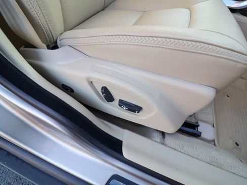 Used 2016 Volvo XC70 T5 Platinum image 44