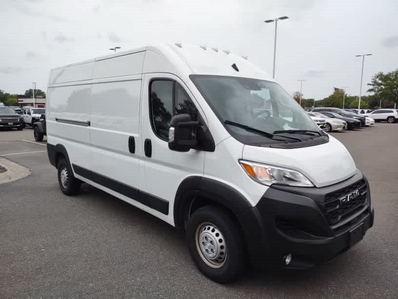Used 2026 RAM ProMaster 2500 w/ Convenience Group FWD image 3