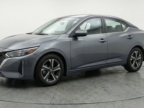 Used 2025 Nissan Sentra SV image 3