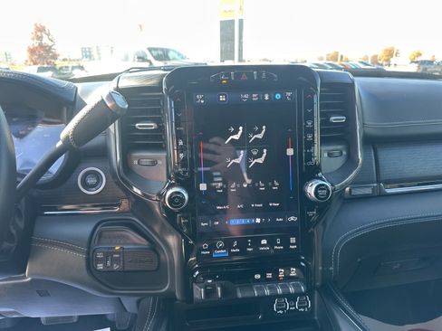 Used 2024 RAM 2500 Limited image 13