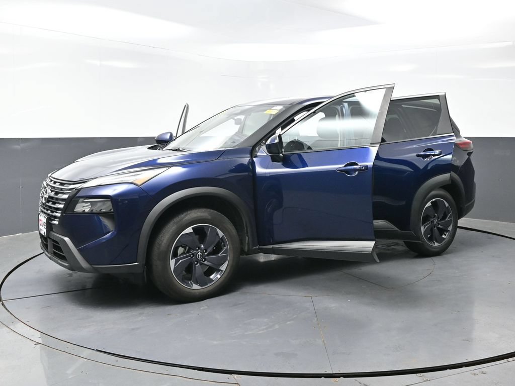 Used 2025 Nissan Rogue SV FWD image 47