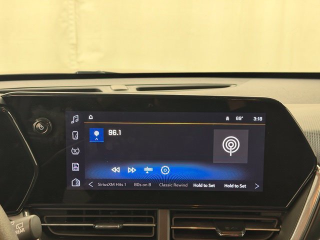 Used 2025 Chevrolet Trax LT FWD image 24