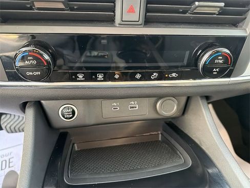 Used 2023 Nissan Rogue SV image 22