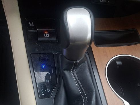 Used 2022 Lexus RX 450h AWD w/ Premium Package image 16